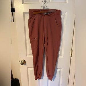 Figs mauve scrub bottoms